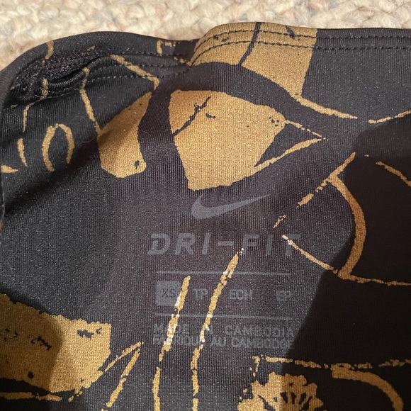 Nike gold and black spandex leggings for yoga - Picture 4 of 6